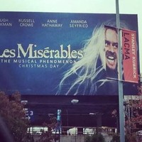 Gambar ceweknya jadi berubah berkumis deh.. Foto: Instagram/@idiotkasta