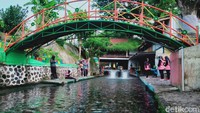 Sungai ini dulunya adalah saluran air yang kotor. 