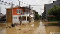 Banjir terjadi akibat kiriman dari Kali Cileungsi.