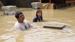 Terkini! Potret Banjir di Villa Jatirasa Bekasi