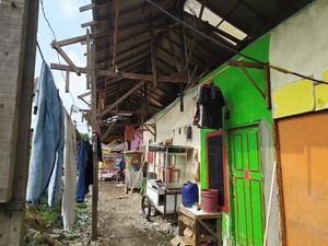 Geliat Warga Babelan Bekasi Usai Diterjang Puting Beliung Dahsyat
