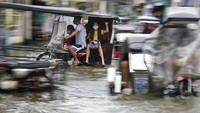 Topan Molave menghantam dengan kecepatan 125 kilometer per jam dan hembusan hingga 150 kilometer perjam. AP Photo/Aaron Favila  