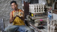 Tak hanya itu, pengusaha mikro juga bukan berasal dari anggota Aparatur Sipil Negara (ASN), TNI/Polri ataupun pegawai BUMN/BUMD. Bagi pelaku UMKM yang memiliki KTP dan domisili usaha yang berbeda, dapat melampirkan Surat Keterangan Usaha (SKU).