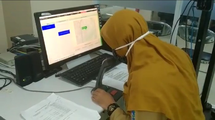 BPBD DKI Jakarta mengimbau warga bantaran sungai waspada banjir karena ada peningkatan status di 3 pos pantau banjir (Twitter @BPBDJakarta)