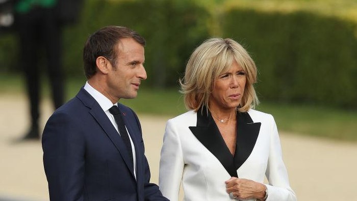   Brigitte Macron attends a concert at the Elbphilarmonie concert hall on the first day of the G20 economic summit on July 7, 2017 in Hamburg, Germany. The G20 group of nations are meeting July 7-8 and major topics will include climate change and migration.  (Photo by Michael Ukas - Pool / Getty Images)