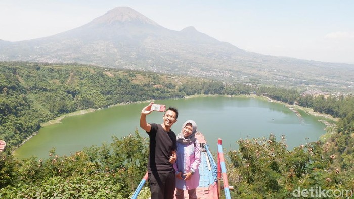 Bukit Cinta Seroja