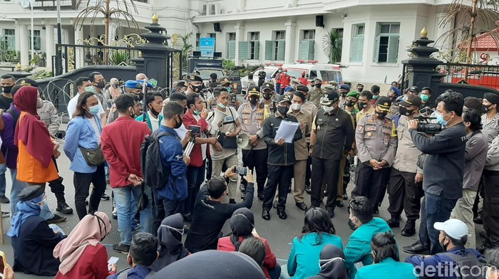 demo omnibus law di malang