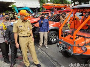 Merapi Siaga, Ganjar Minta Warga Tak Panik-Pengungsian Disiapkan