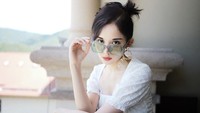 Guli Nazha punya nama asli Gülnezer Bextiyar. Dia merupakan model dan aktris kelahiran 2 Mei 1992. (Foto: dok. Instagram @nz0502) 