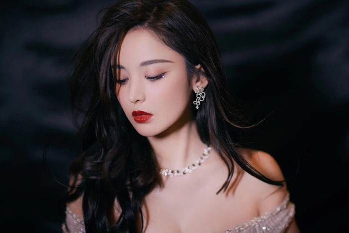 Gulnazar, Model Uyghur bak Barbie Dunia Nyata Gulnazar, Model Uyghur bak Barbie Dunia Nyata