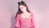 Guli Nazha juga pernah main bareng Lu Han, mantan member EXO, dalam serial fantasi berjudul Fighter of the Destiny di tahun 2017. (Foto: dok. Instagram @nz0502) 