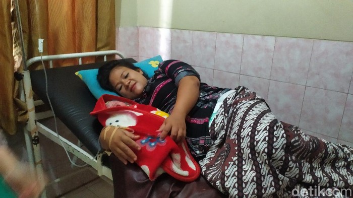 ibu di cianjur hampir melahirkan saat antre bantuan umkm