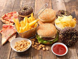 5 Jenis Makanan Ini Dapat Membuat Stres Makin Parah