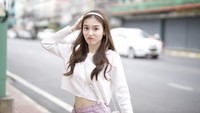 2020 ini, Love Pattranite kembali ke layar kaca lewat serial populer 2gether The Series sebagai Pear. (Foto: dok. Instagram @loverrukk) 