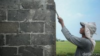 Aktivitas bercocok tanam padi pun seketika berubah menjadi membangun perumahan.