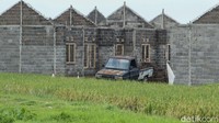 Cluster dengan puluhan rumah tersebut kini tengah marak digarap di lahan yang sebelumnya merupakan sawah.