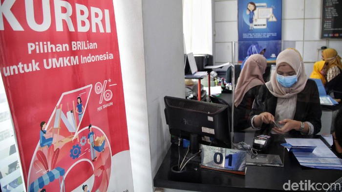 Pemerintah kembali menyiapkan bantuan presiden (banpres) produktif untuk UMKM tahap II. Para pelaku UKMK pun mulai mendaftar di bank penyalur seperti BRI.