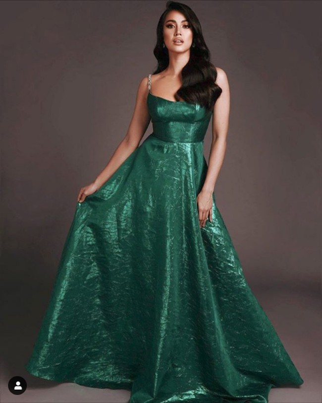 Sayangnya Michele berakhir hanya sebagai runner up kedua Miss Universe Filipina 2020. Pemenang Miss Universe Filipina 2020 adalah Rubiya Mateo dan runner up pertama adalah Maria Ysabella Ysmael Martinez. Foto: Instagram @gumabaomichele