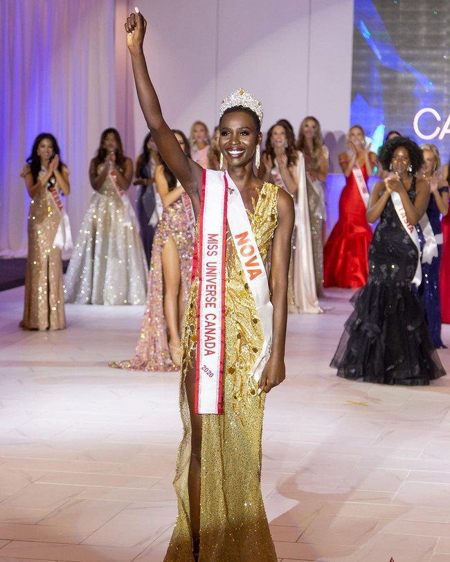 Inilah Nova Stevens, pemenang Miss Universe Canada 2020. Perempuan 27 tahun ini dinobatkan di puncak acara yang berlangsung di Ontario, Kanada, Sabtu (24/10/2020). (Foto: Instagram/@thenovastevens)