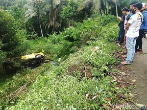Video Elf Jurusan Ciamis-Cirebon Terjun ke Jurang, 1 Penumpang Tewas
