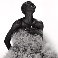 Bagi Nova Stevens, kemenangan di Miss Universe Canada 2020 bukan sesuatu yang mudah didapat. Ia harus melalui dua kali kegagalan setelah mengikuti ajang yang sama pada 2014 dan 2018. Sempat menyerah untuk mencoba kembali, Nova kembali termotivasi setelah menyaksikan Zozibini Tunzi dari Afrika Selatan dinobatkan sebagai Miss Universe 2019. Merasa memiliki fisik yang sama, ia memandang Zozibini sebagai cerminan dirinya. Dia menginspirasiku. Aku bilang ke diri sendiri, jika dia bisa memenangkan Miss Universe karena Miss Universe bisa melihatnya, maka Kanada mungkin bisa melirikku juga, katanya. (Foto: Instagram/@thenovastevens)