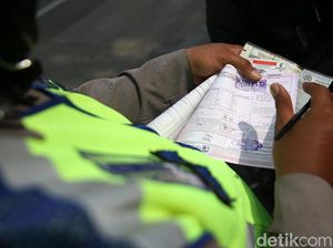 Melihat Pasal Salah yang Sempat Digunakan Polisi Tilang Sepeda Dalam Mobil