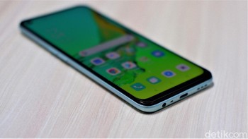 Oppo masih menyertakan port jack audio 3,5 mm dan USB Type C. Foto: Adi Fida Rahman/detikINET