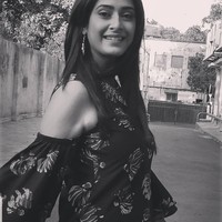 Preetika membeli obat-obatan terlarang jenis ganja. Saat ditangkap dia membeli ganja seberat 99 gram. Foto: dok. Instagram