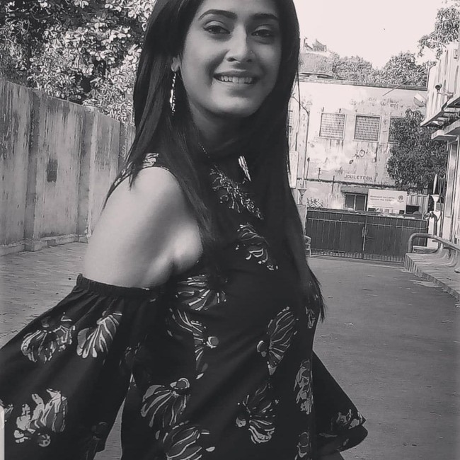 Preetika membeli obat-obatan terlarang jenis ganja. Saat ditangkap dia membeli ganja seberat 99 gram. Foto: dok. Instagram