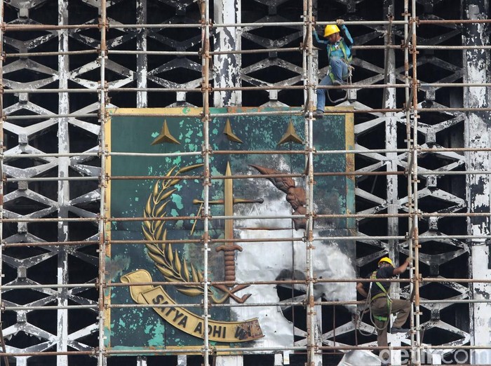 Renovasi gedung Kejagung menalan biaya sebesar Rp 350 miliar. Hal itu disepakati DPR saat rapat kerja.