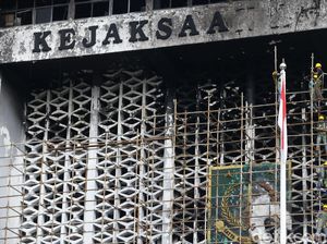 Usai Diperiksa, 3 Tersangka Baru Kebakaran Kejagung Tak Ditahan