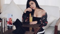 Sebelumnya Kevin sudah melamar Vicy di Seoul pada Januari 2020. Kevin begitu mencintai sang kekasih, sampai-sampai ia sering mengunggah foto Vicy di Instagram pribadinya. Foto: Instagram kevinaprilio