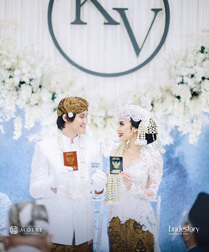 Romantisnya Kevin Aprilio dan Vicy Melanie Saat Kulineran Bareng Romantisnya Kevin Aprilio dan Vicy Melanie Saat Kulineran Bareng