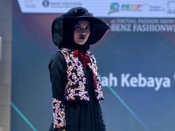 10 Koleksi Roemah Kebaya di Mercedes Fashion Week Rusia 2020