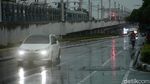 Siap-siap! Besok Jakarta Bakal Hujan Ringan Siang-Sore