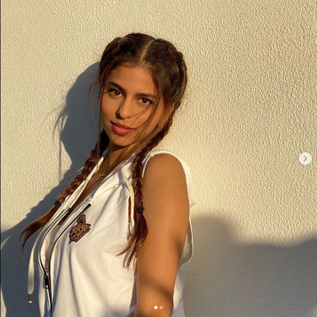 Suhana Khan baru belakangan ini aktif mengunggah foto di akun media sosialnya @suhanakhan2. Dia kerap memamerkan gayanya yang memesona untuk lebih dari 1,2 juta pengikutnya di Instagram. Foto: Instagram @suhanakhan2