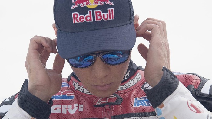ALCANIZ, SPAIN - OCTOBER 25: Takaaki Nakagami of Japan and LCR Honda Idemitsu  prepares to start on the grid during the MotoGP race during the MotoGP of Teruel at Motorland Aragon Circuit on October 25, 2020 in Alcaniz, Spain. (Photo by Mirco Lazzari gp/Getty Images)