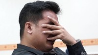 Bibi Ardiansyah memang pria yang setia disebelah Vanessa sejak kasus prostitusi hingga saat ini. Pool/Palevi S/detikFoto.