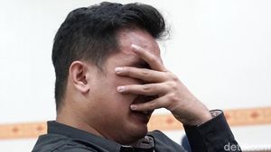 Tangis Bibi Ardiansyah di Persidangan Vanessa Angel