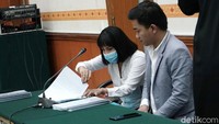 Vanessa Angel pun membacakan pledoi dalam sidang tersebut. Pool/Palevi S/detikFoto.