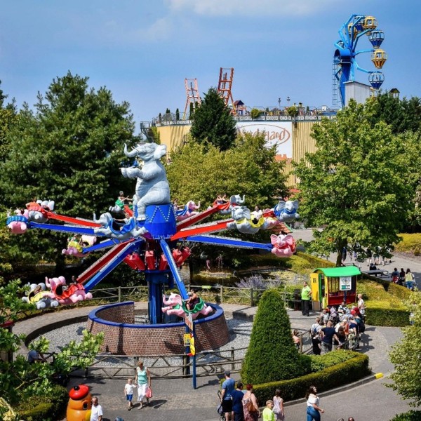 Alasannya karena kasus ledakan Chernobyl dan juga sarat muatan politis. Akhirnya pebisnis asal Belanda bernama Hennie van der Most membeli seluruh bekas reaktor nuklir itu dan mulai membangun hotel serta komplek wisata Wunderland Kalkar. (dok. Instagram) Alasannya karena kasus ledakan Chernobyl dan juga sarat muatan politis. Akhirnya pebisnis asal Belanda bernama Hennie van der Most membeli seluruh bekas reaktor nuklir itu dan mulai membangun hotel serta komplek wisata Wunderland Kalkar. (dok. Instagram)