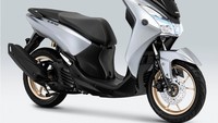 Yamaha Lexi kini punya pilihan warna putih yang membuatnya tampil lebih elegan. PT Yamaha Indonesia Motor Mfg (YIMM) resmi merilis varian warna baru untuk Lexi 125 VVA S Version, yaitu Prestige Silver. Foto: Dok. YIMM