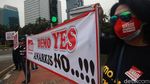 Aksi Simpatik Unjuk Rasa Damai