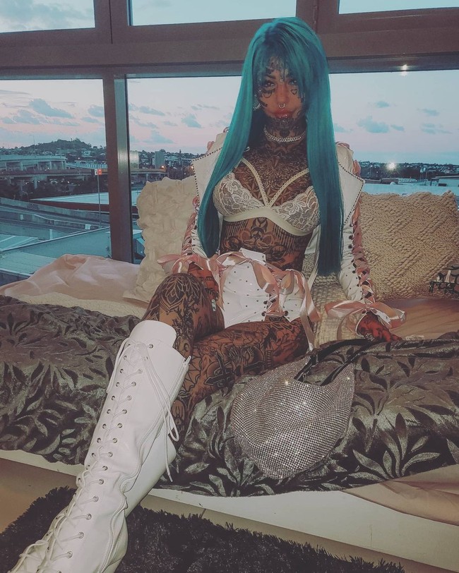 Aku sekarang wanita yang kuat yang tahu apa yang benar-benar dia inginkan dan siapa dia, ujar wanita yang sempat membuat sang ibu menangis saat mengetahui dia mentato mata.Foto: Instagram @ambs_luke09