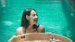 Cantiknya Anya Geraldine Liburan di Bali