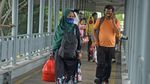 Penyeberangan di Pelabuhan Merak Mulai Ramai