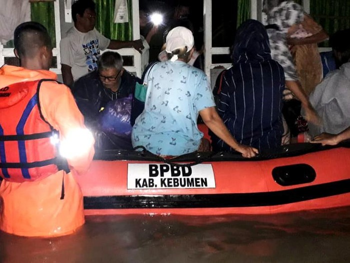 Banjir dan longsor melanda Kebumen, Selasa (27/10/2020).