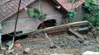 Berdasarkan laporan yang diterima BPBD Kabupaten Kebumen, sedikitnya 36 desa dalam 10 Kecamatan terendam banjir, sedangkan longsor terjadi di 23 titik dalam 8 kecamatan.
