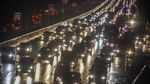 Siap-siap Libur Panjang, Tol Jagorawi Padat Merayap