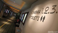 Ketua Gabungan Pengusaha Bioskop Seluruh Indonesia (GPBSI), Djonny Syafruddin, menjelaskan akan ada 12 film yang siap diputar saat bioskop perdana dibuka. Film itu berasal dari luar negeri. Pius Erlangga/detikcom
